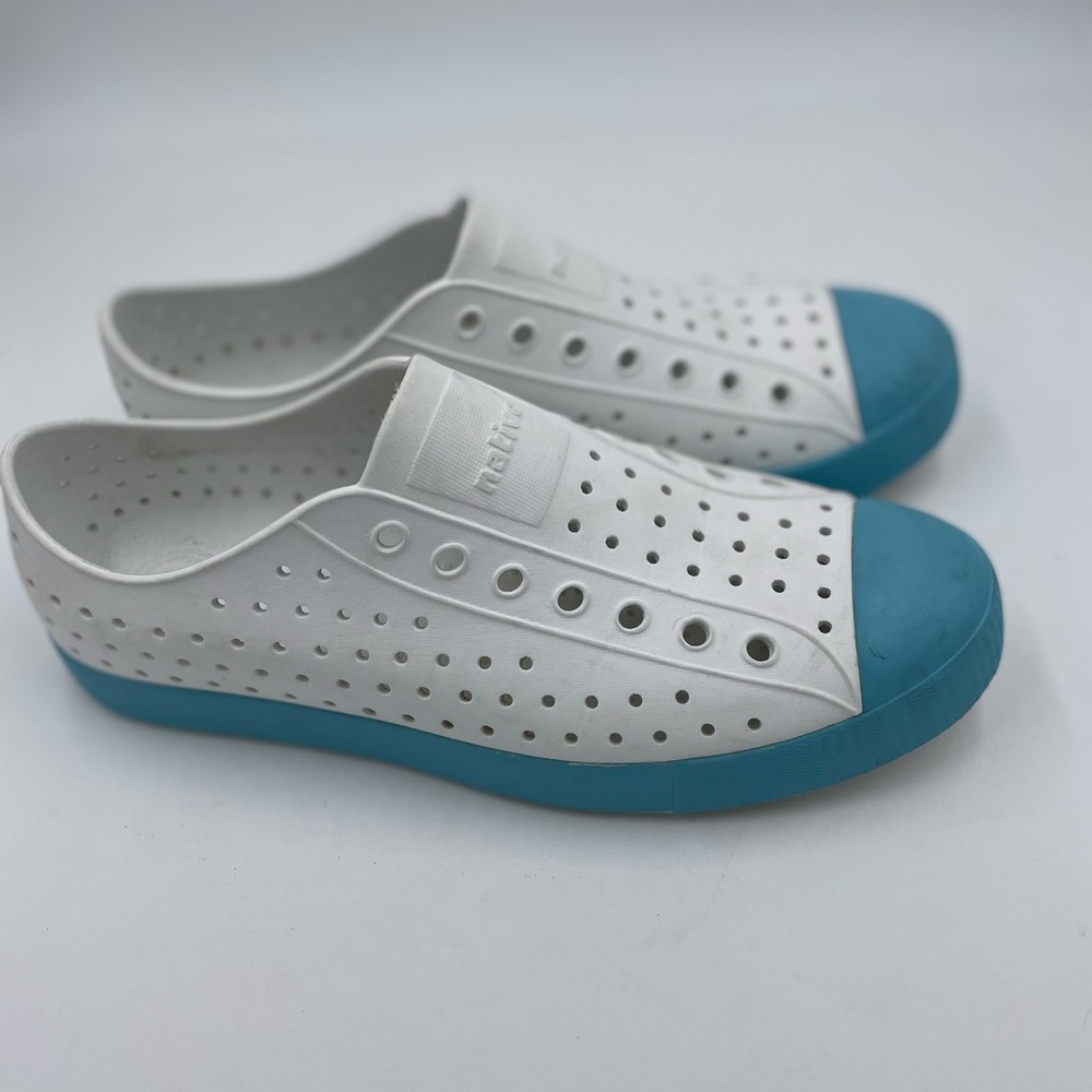 Native Shoes Jefferson Shoes Shell White/Safari Blue : Men&s 9 - Women&s 11 Medi